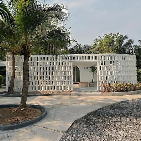 Meet Boutique Resort Szuratthani Kültér fotó