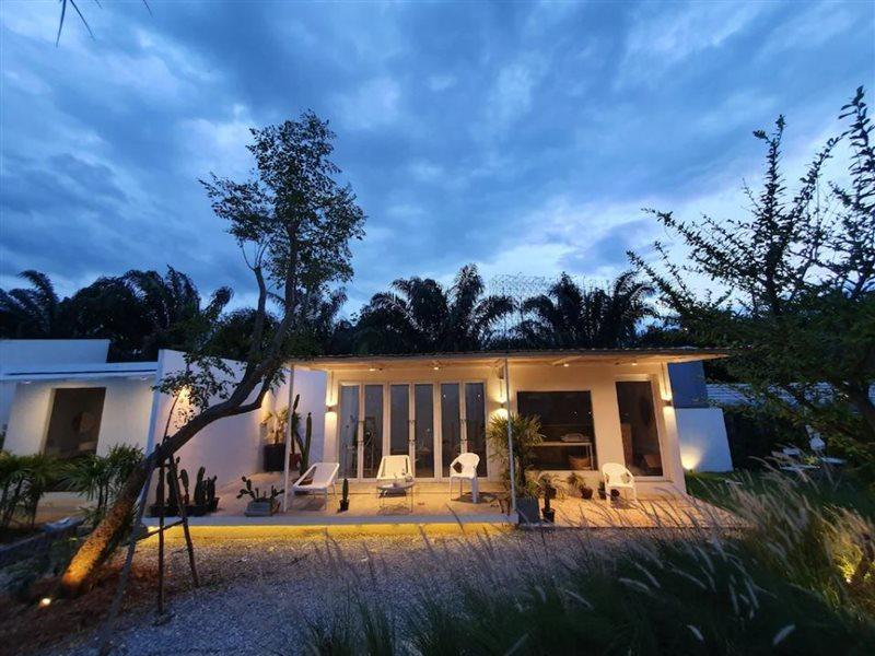 Meet Boutique Resort Szuratthani Kültér fotó