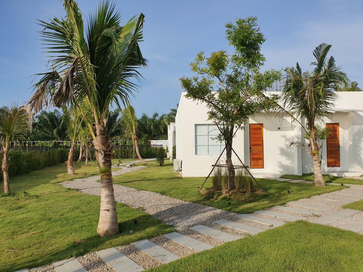 Meet Boutique Resort Szuratthani Kültér fotó