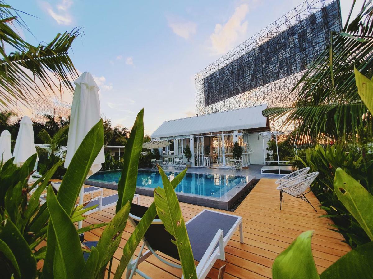 Meet Boutique Resort Szuratthani Kültér fotó